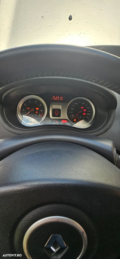 Renault Clio III 1.4 Dynamique - 6