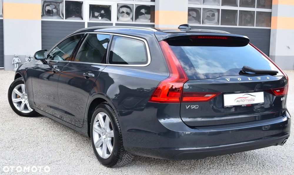 Volvo V90 D3 Momentum Pro - 10