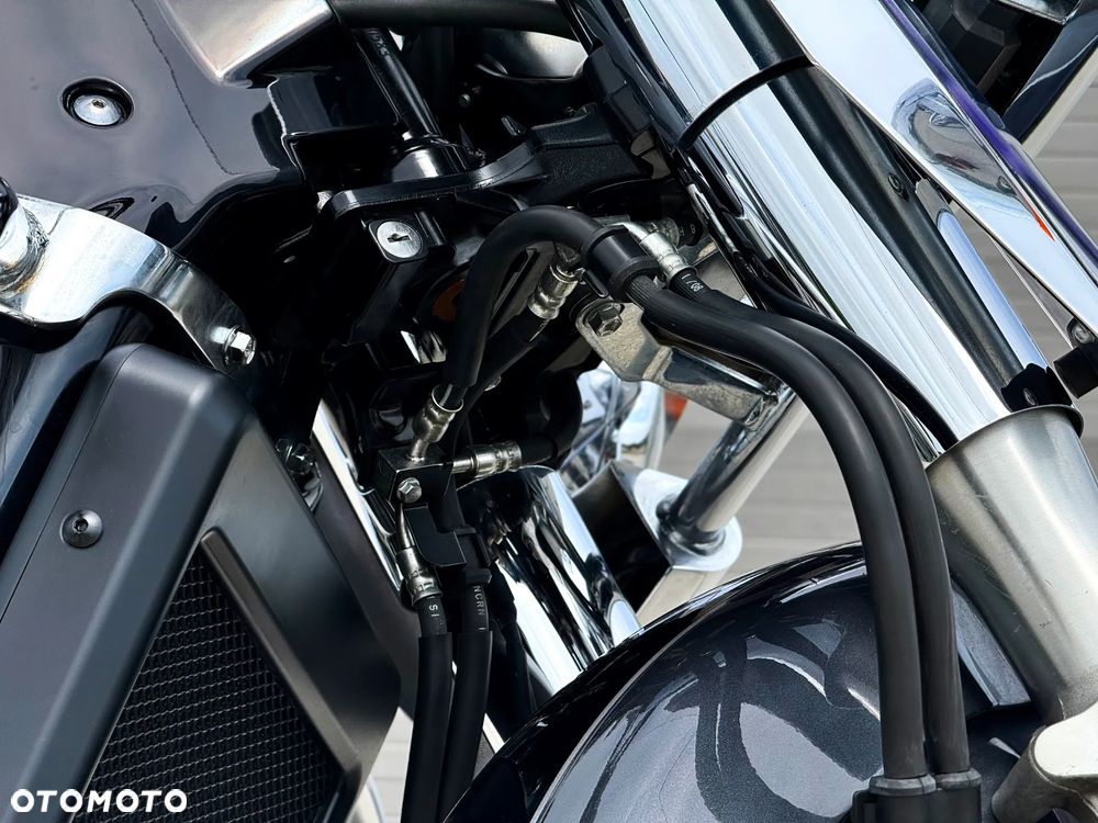 Suzuki Boulevard - 11