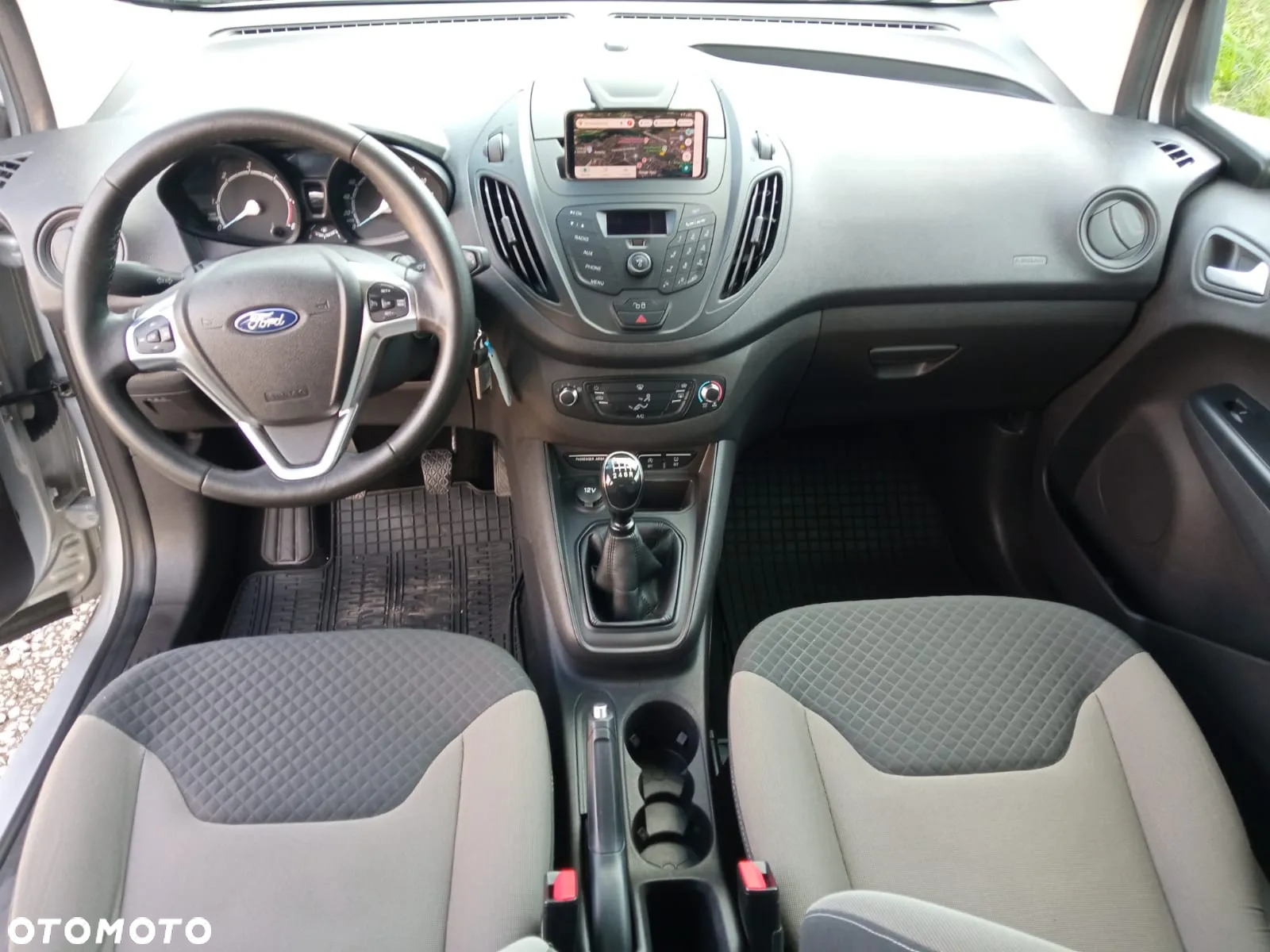 Ford Tourneo Courier ver-1-5-tdci-titanium - 8