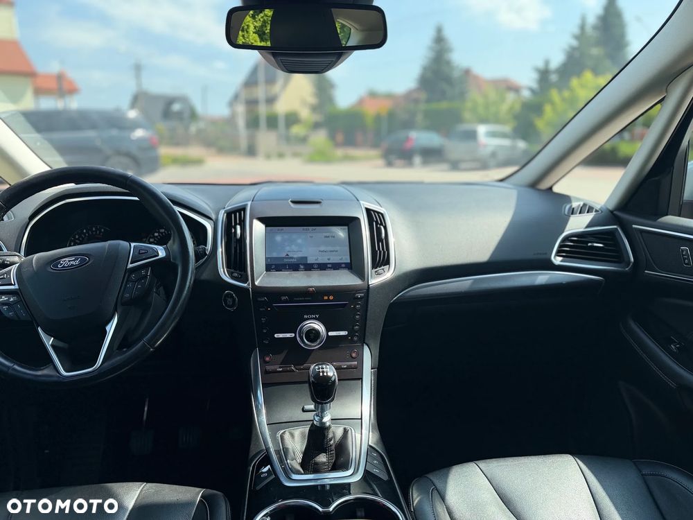 Ford S-Max - 13