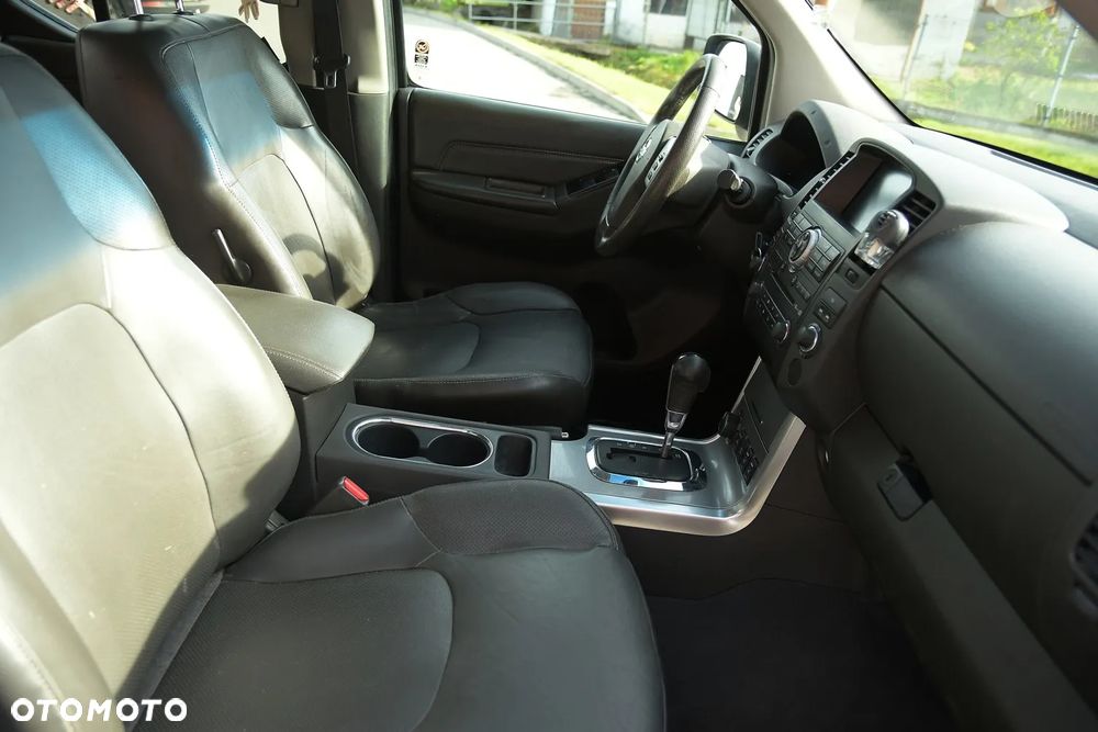 Nissan Navara 3.0 D V6 Platinum Long EU5 - 17