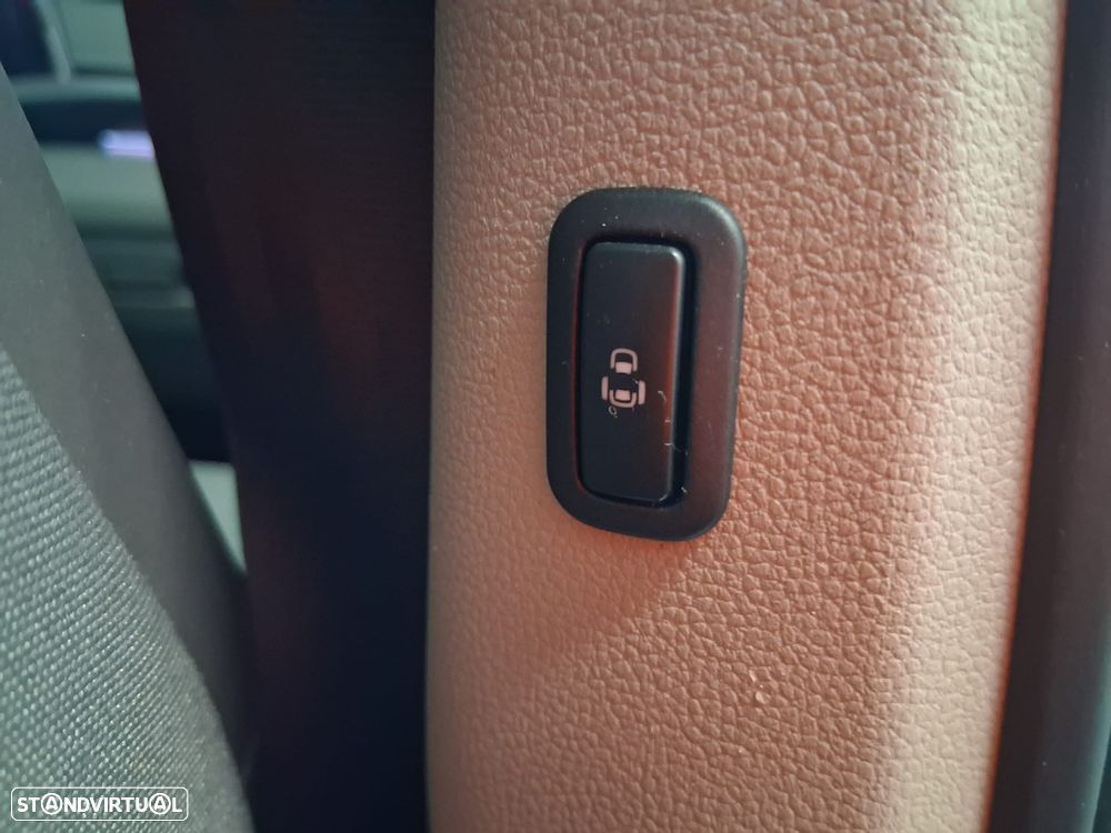 VW Multivan 2.0 TDI Style Longa DSG - 10