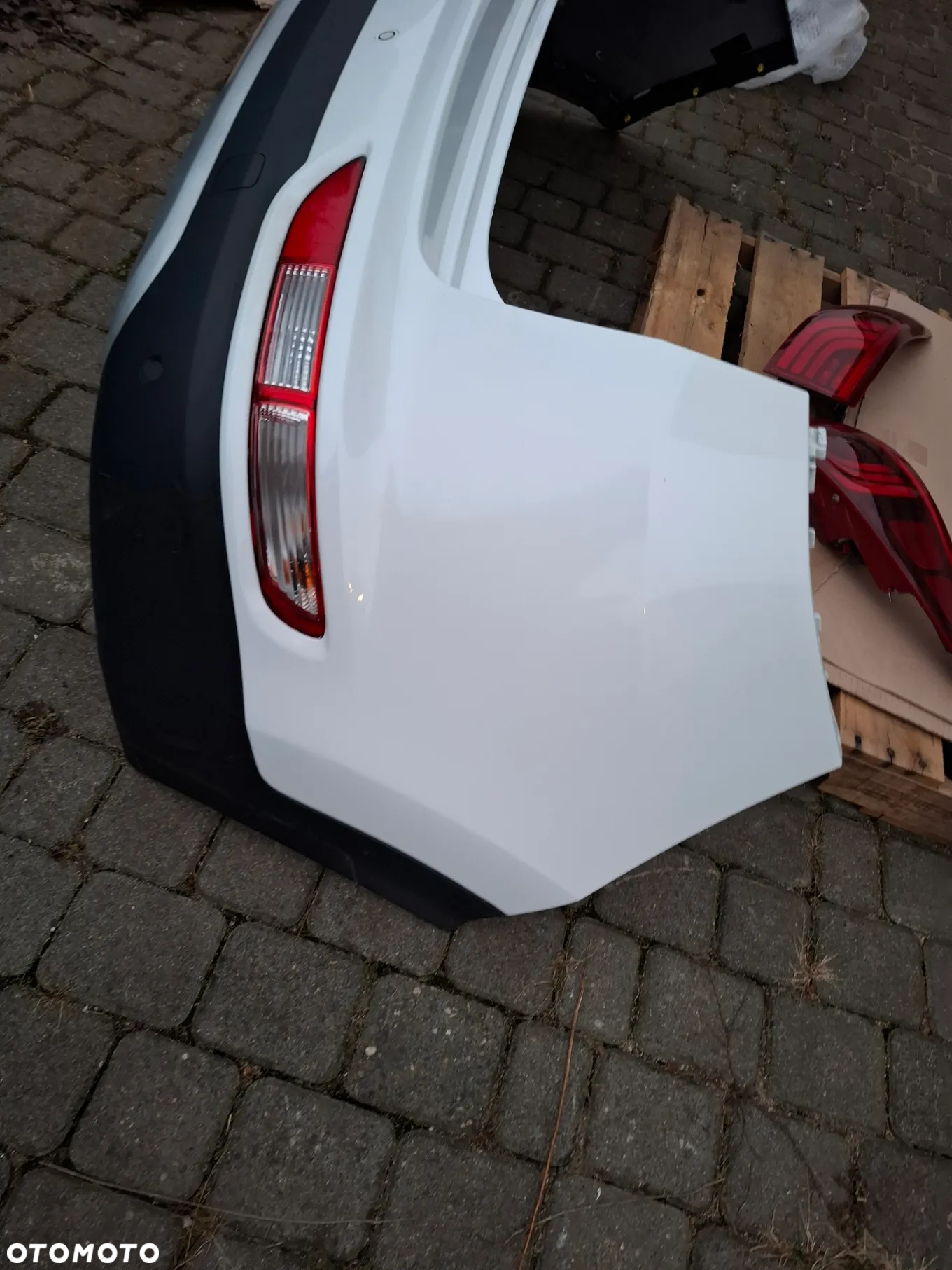 KIA SPORTAGE IV 4 15- ZDERZAK TYŁ KOMPLETNY KLAPA BAGAZNIKA POKRYWA LAMPY DEMONTAZ HW BIAŁY W KOLOR DEMONTAZ - 17