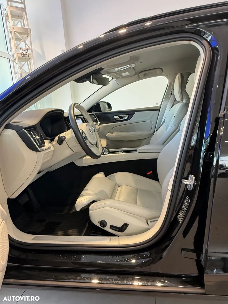 Volvo V60 B4 MHEV AT Plus Dark - 14