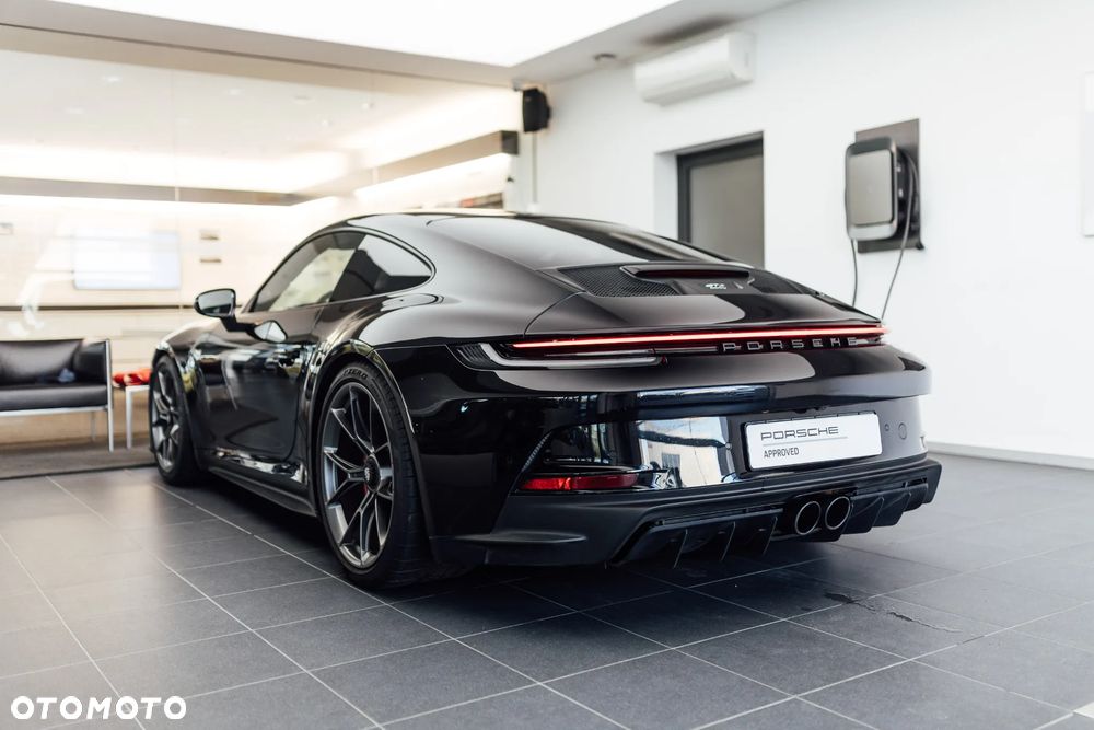 Porsche 911 GT3 Touring PDK - 12