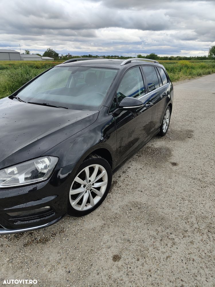 Volkswagen Golf - 1