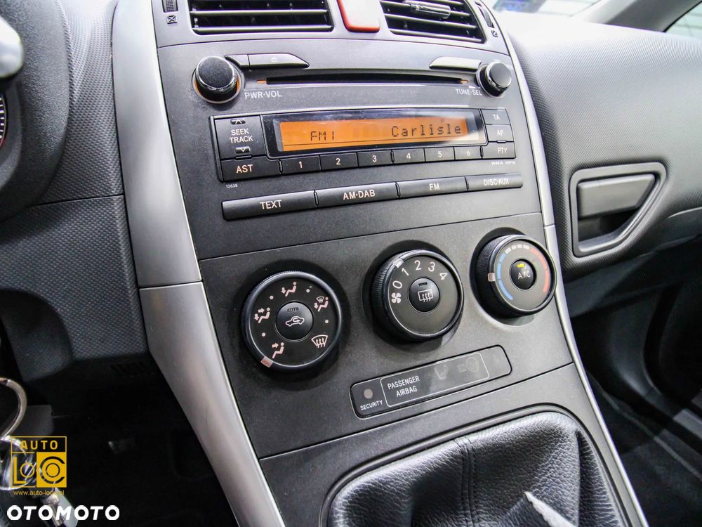 Toyota Auris 1.33 VVT-i Terra - 17