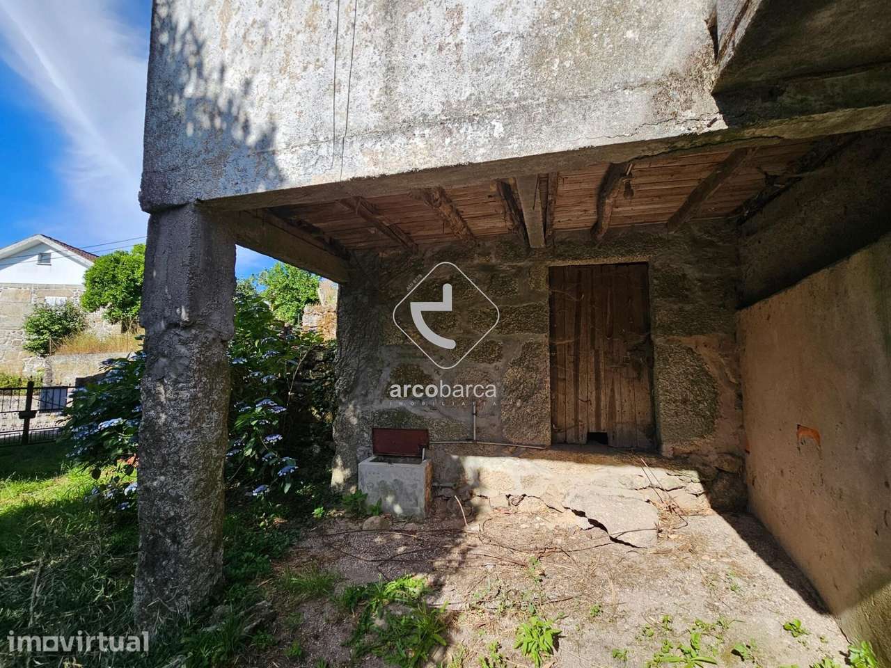 Casa para restauro com sequeiro e logradouro - Grande imagem: 5/37