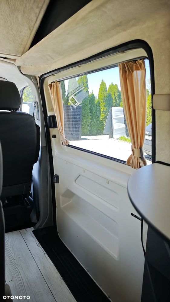 Volkswagen California - 24