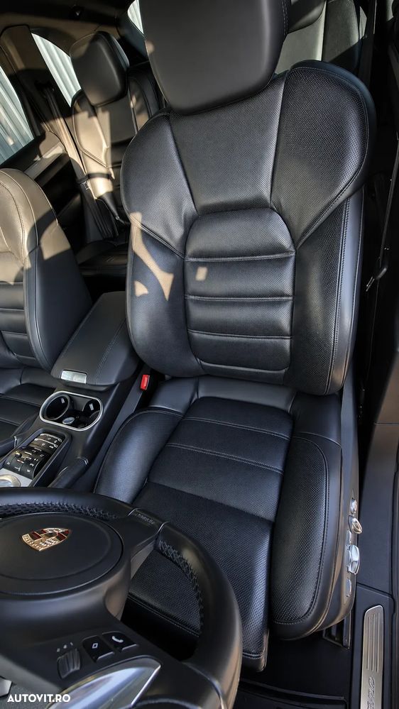 Porsche Cayenne - 14