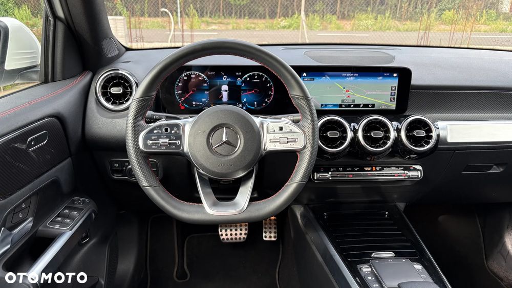 Mercedes-Benz GLB 200 4-Matic AMG Line 8G-DCT - 24