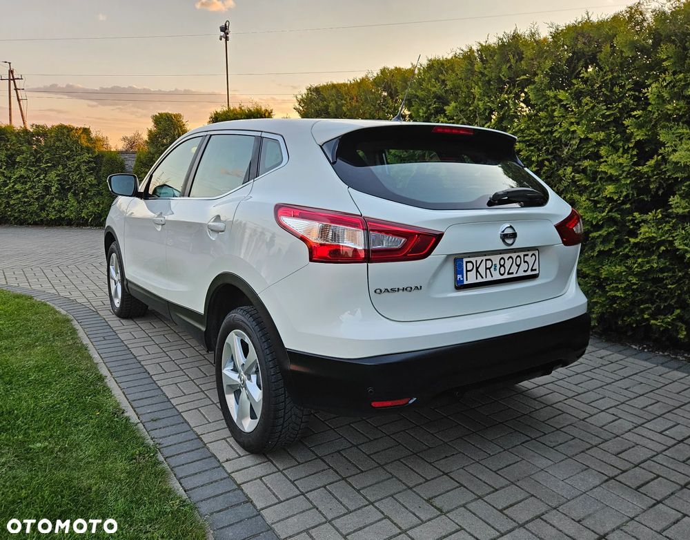 Nissan Qashqai 1.6 DCi N-Connecta - 10