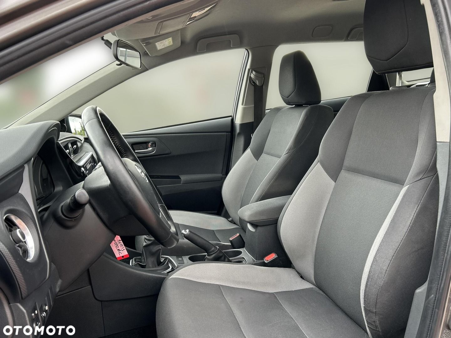 Toyota Auris - 10