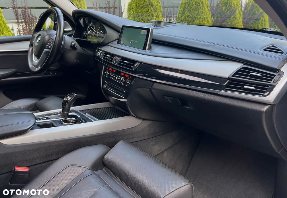 BMW X5 xDrive50i - 14