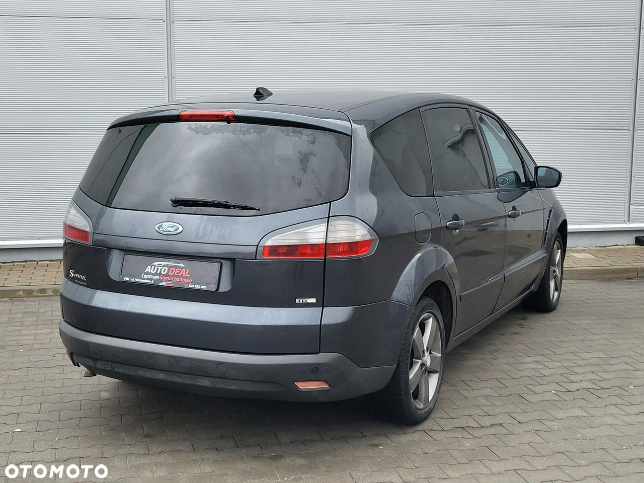 Ford S-Max - 12