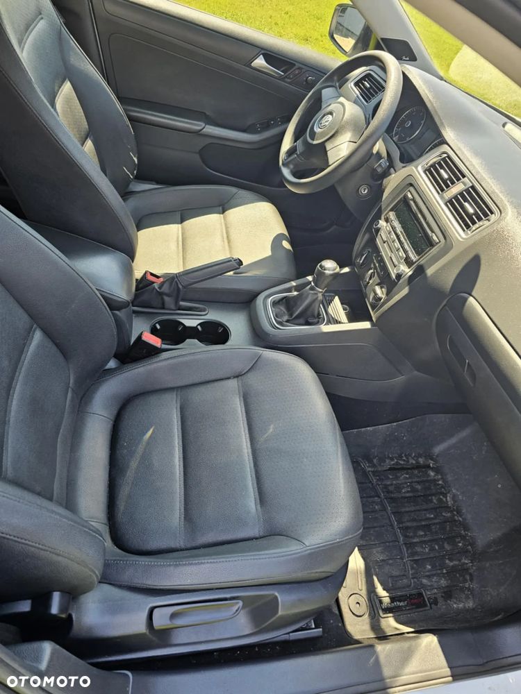 Volkswagen Jetta - 9