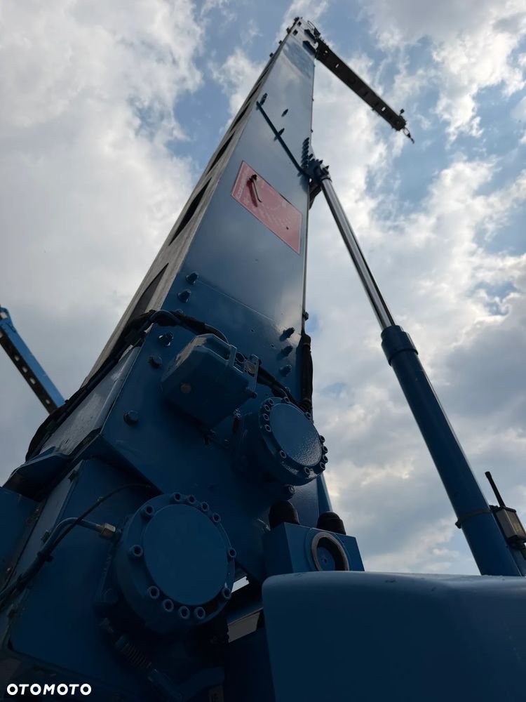 KLAAS 21/31TSP Dźwig Dekarski żuraw zwyżka podnośnik 31m. udźwig 1800kg max. Silnik Yanmar 3cyl. Dźwig Sterowany całkowicie zdalnie z pilota. Do 3,5 tony Transportowanie samochodem osobowym! Podwieszana oś Hydr. Własny Napęd Hydr. na 2 koła w terenie. Maszyna jak Nowa 2,5 tyś mtg. 2013r. Po serwisach Dekra BMWT. Sprowadzona z Norwegii. Nie różni się od nowej z salonu. Pełna Hydraulika w maszynie. Najbogatsza wersja. OKAZJA 230volt. Zero zużycia! - 27