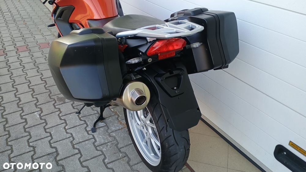 BMW F - 18