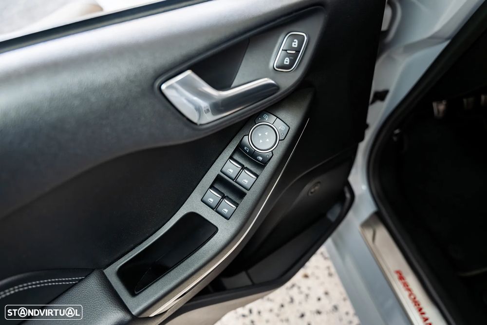 Ford Fiesta 1.5 EcoBoost ST - 25