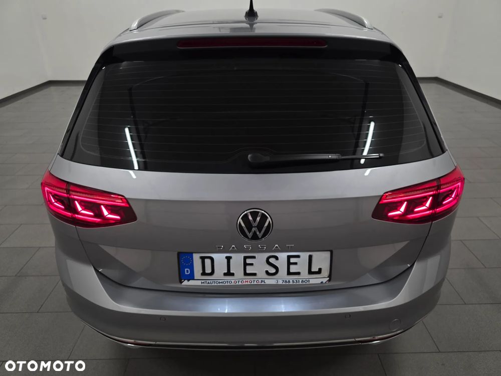 Volkswagen Passat - 36