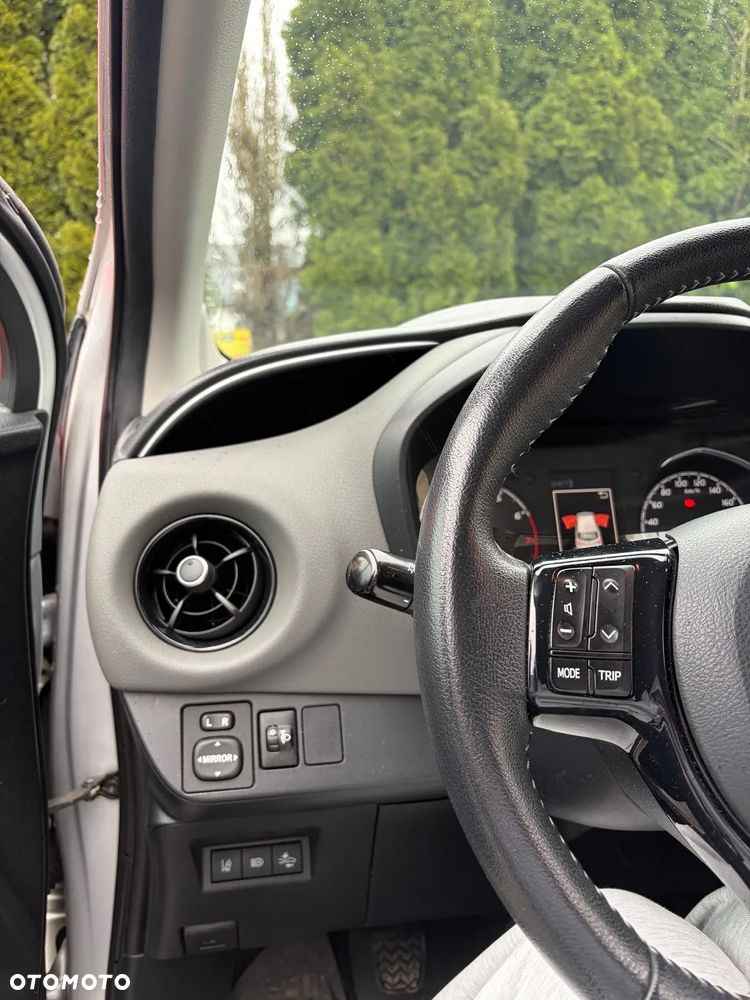 Toyota Yaris - 14