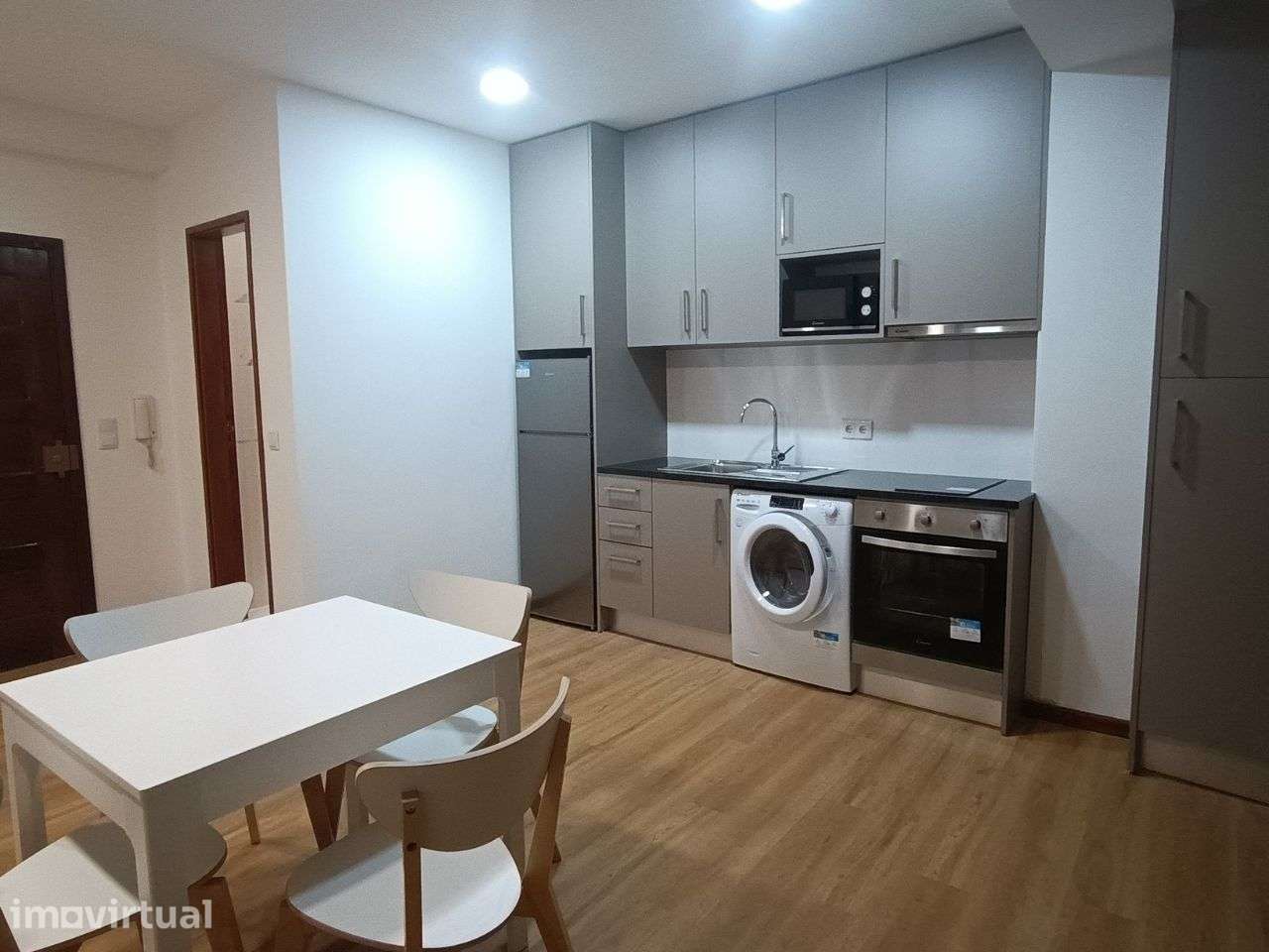 Apartamento T1 em Coimbra (Baixa) - Grande imagem: 2/9
