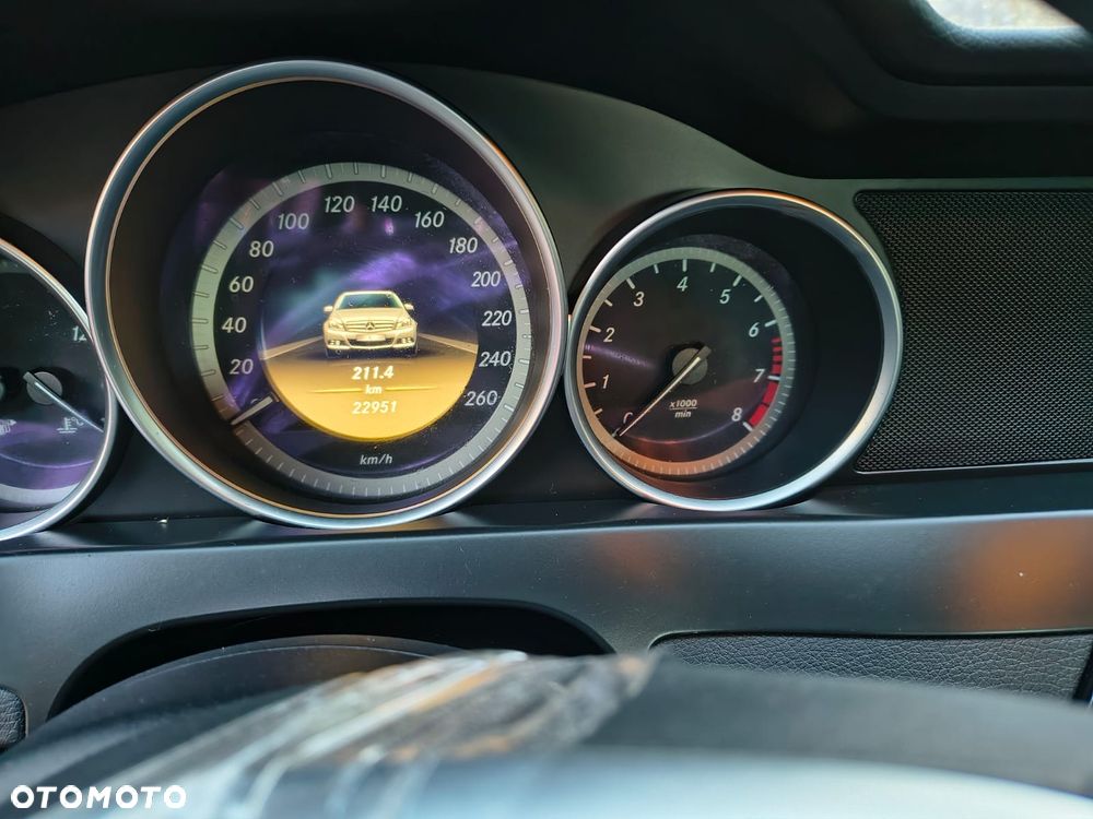 Mercedes-Benz Klasa C 180 CGI BlueEFFICIENCY - 15