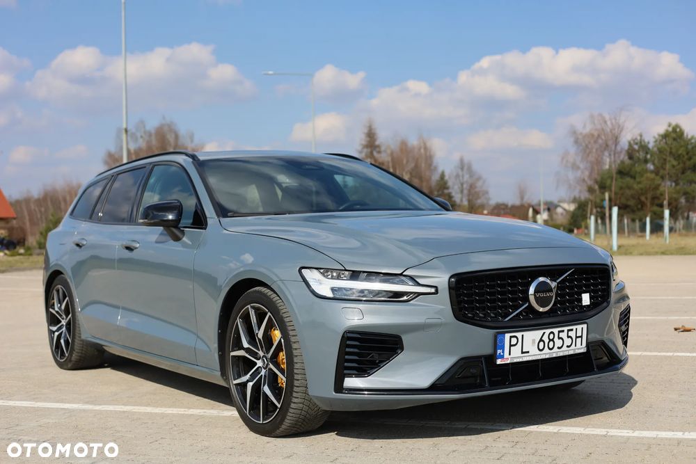 Volvo V60 T8 AWD Plus Dark - 2