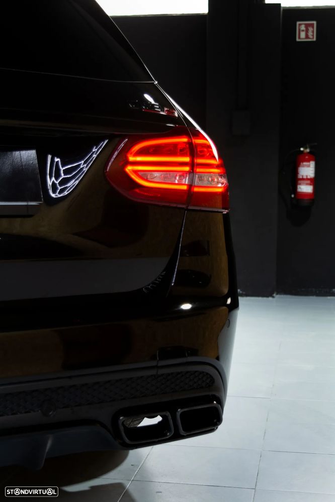Mercedes-Benz C 63 AMG S - 10