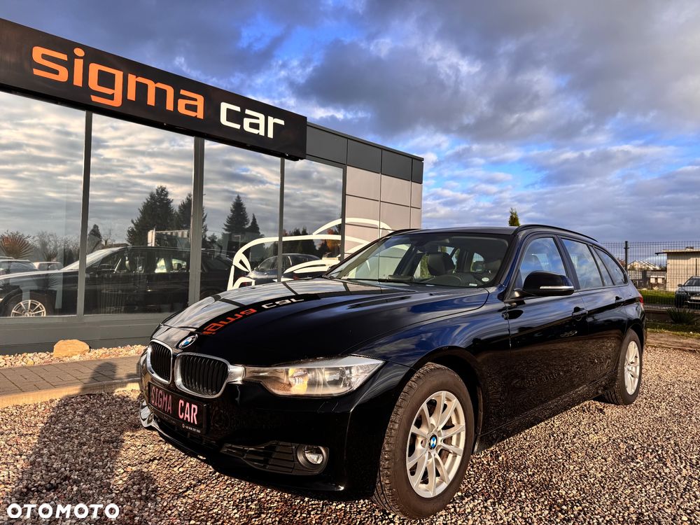 BMW Seria 3 320i Touring - 1