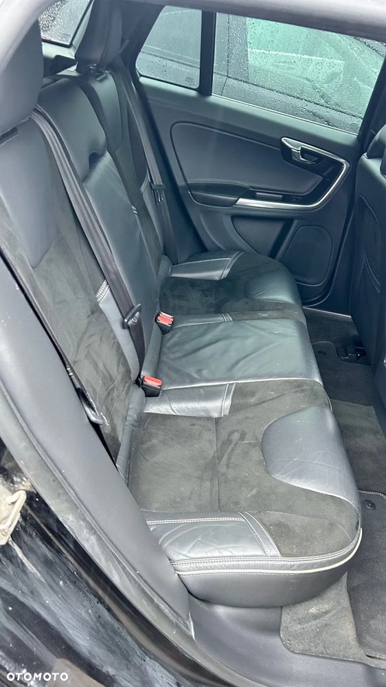 Volvo V60 D2 R-Design - 8