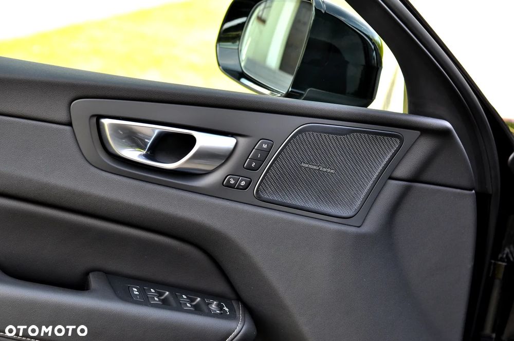 Volvo XC 60 T6 AWD Plug-In Hybrid Inscription - 19