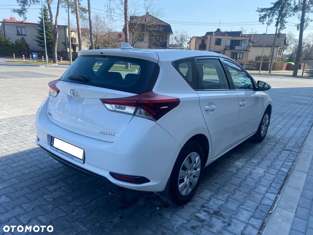 Toyota Auris - 5