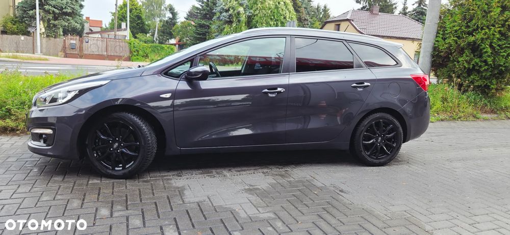 Kia Ceed 1.6 GDI ISG SW Dream Team Edition - 6