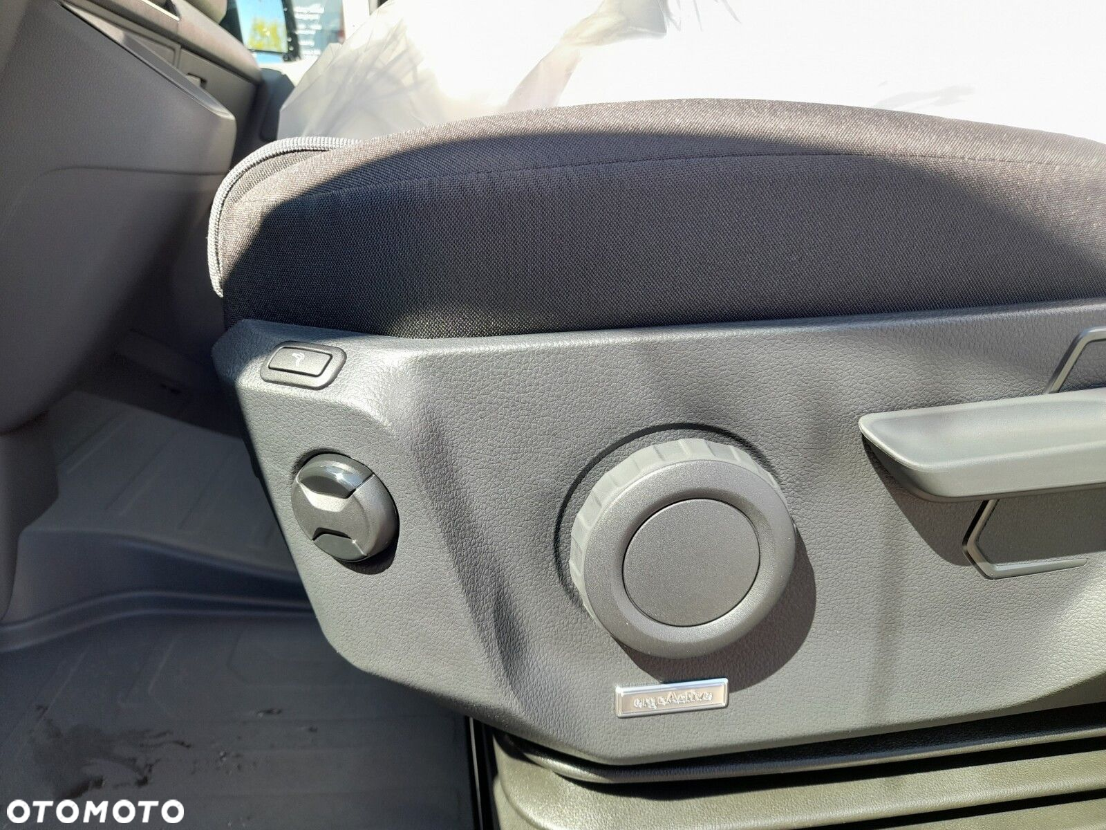 Volkswagen Crafter 35 2.0 TDI L4H3 4490 177KM AUTOMAT - 9