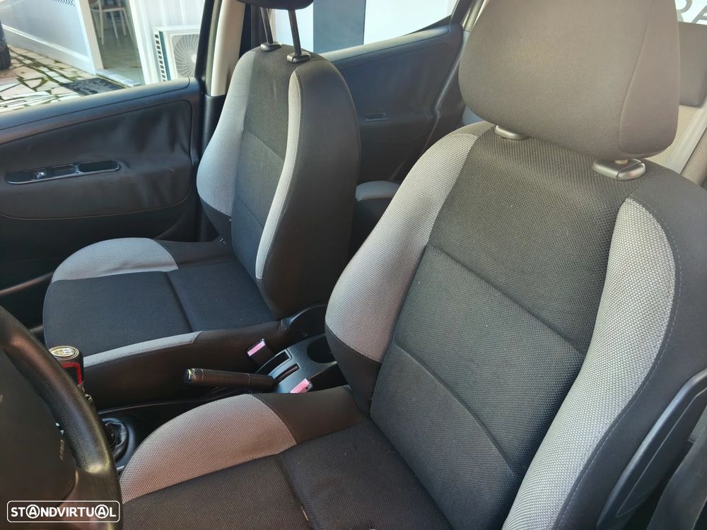 Peugeot 207 SW 1.6 HDi Premium - 22