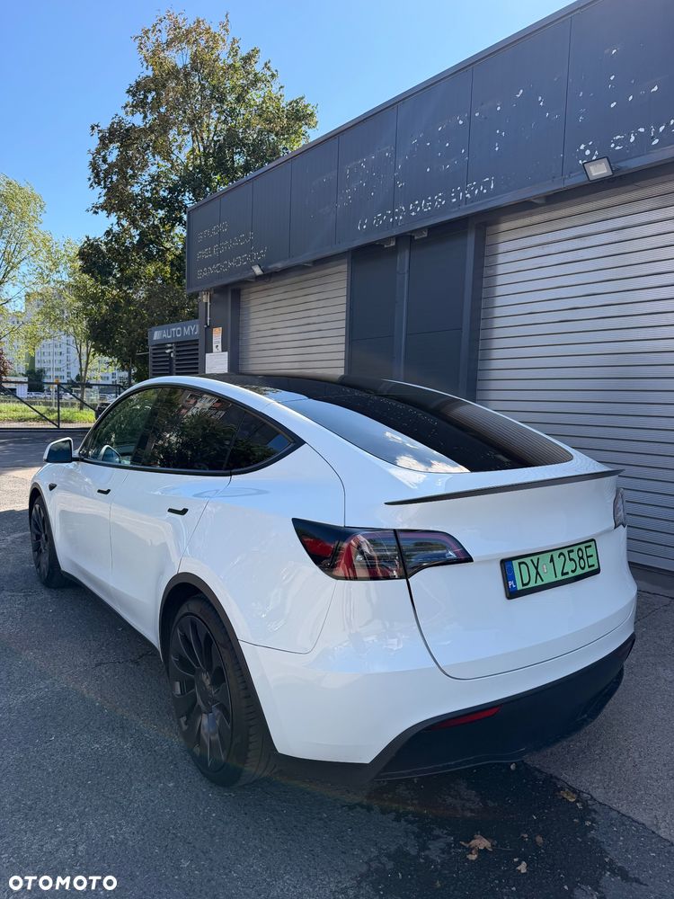 Tesla Model Y Performance AWD - 1