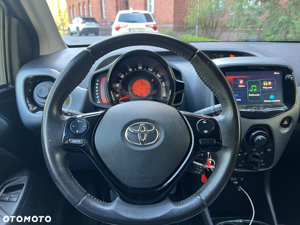 Toyota Aygo x-business - 9