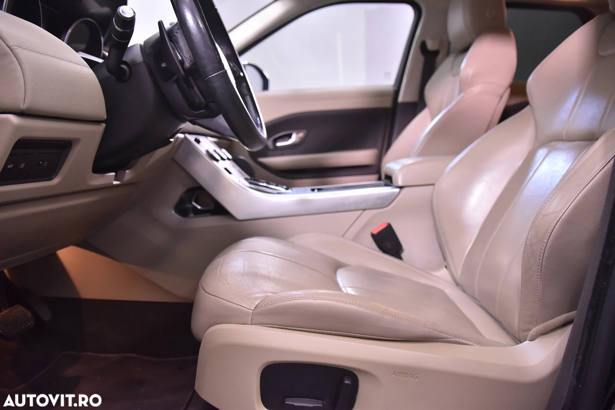 Land Rover Range Rover Evoque - 22