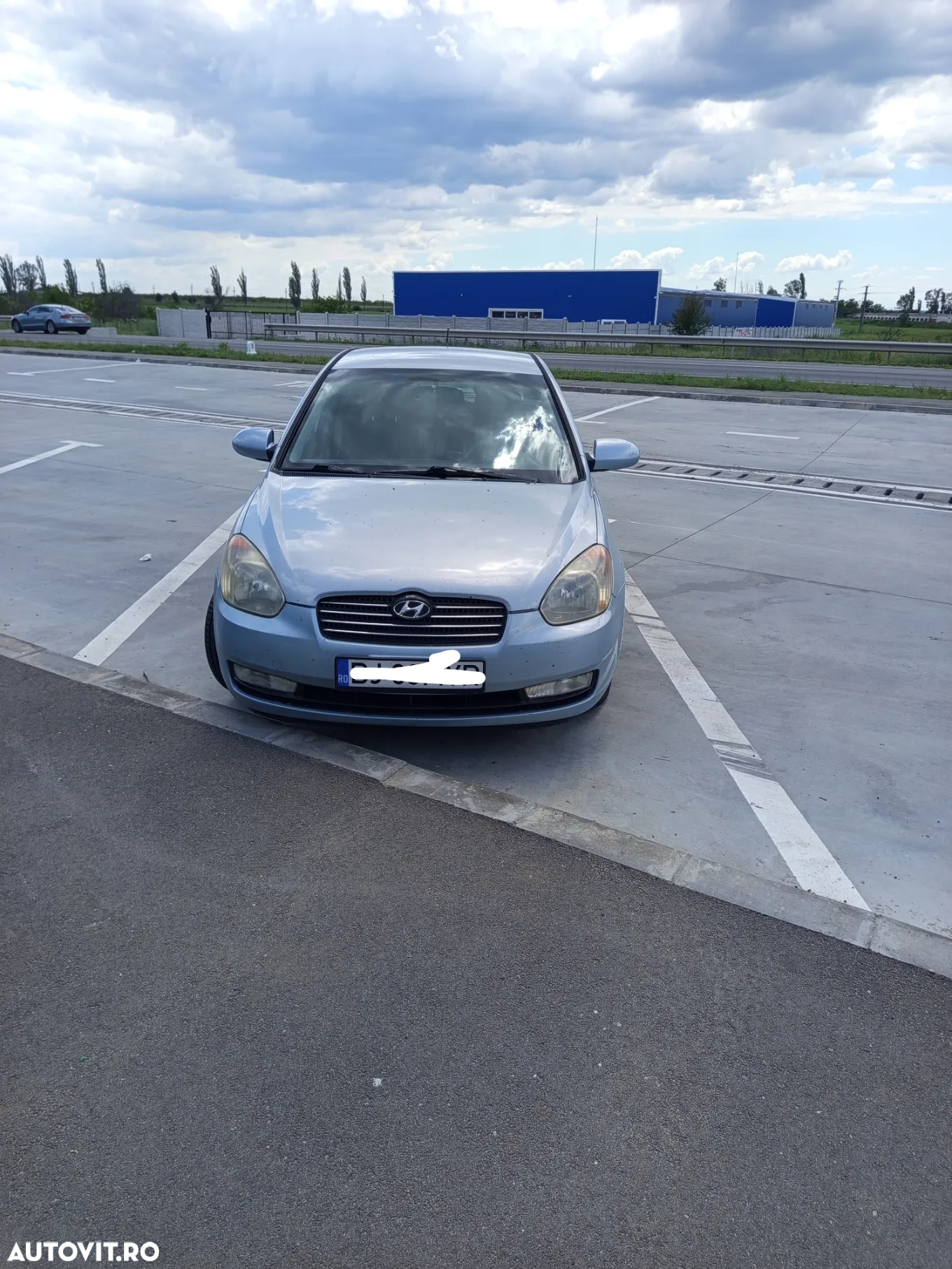 Hyundai Accent - 3