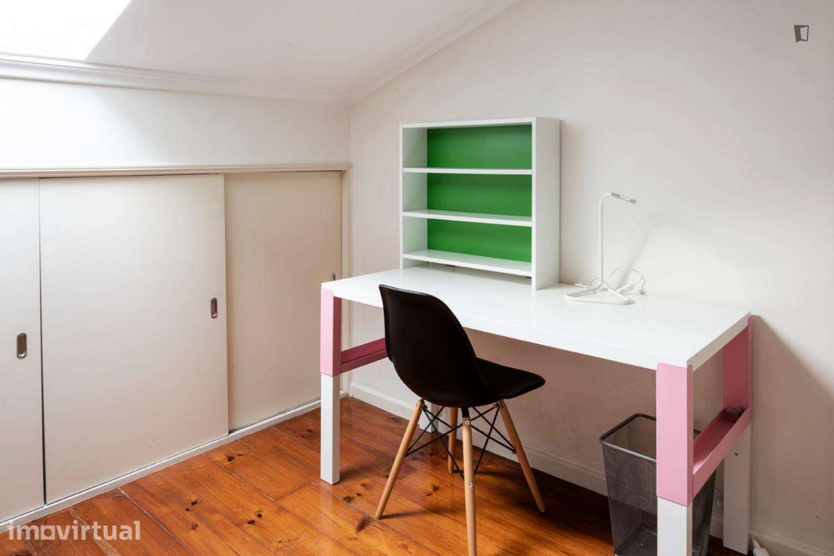 Quarto - localizado em Paranhos Porto - Grande imagem: 2/13