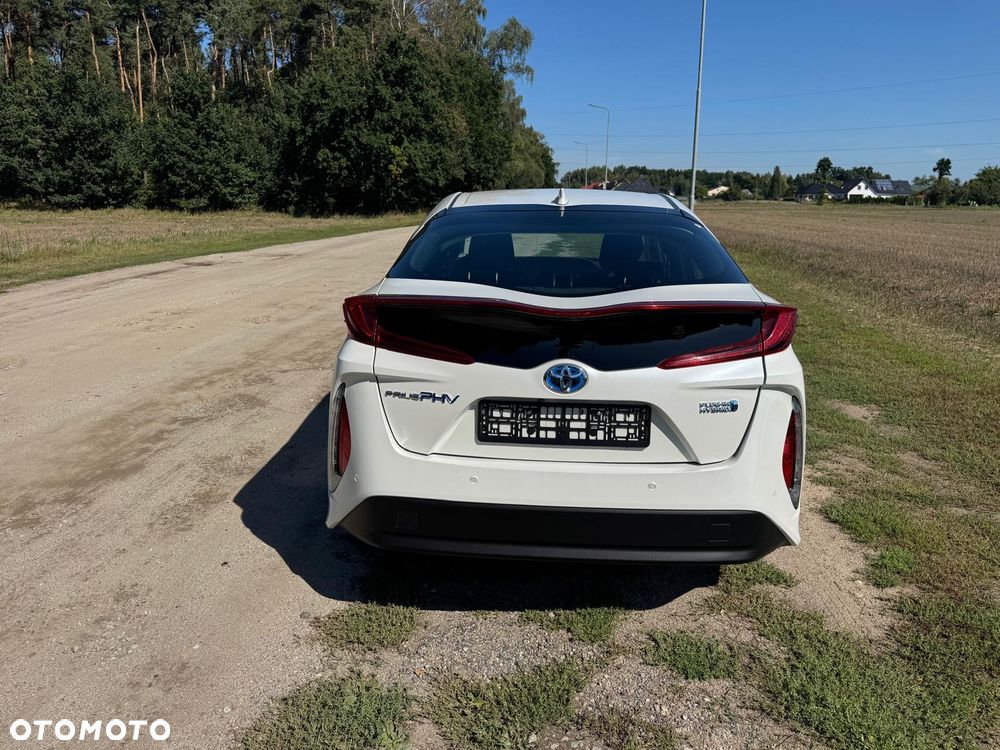 Toyota Prius Hybrid Executive - 6