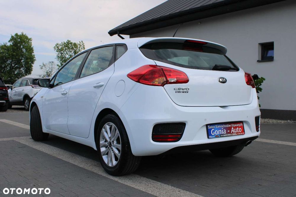 Kia Ceed - 5
