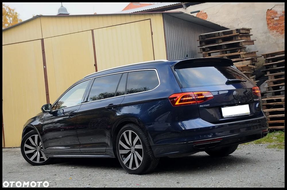 Volkswagen Passat - 4