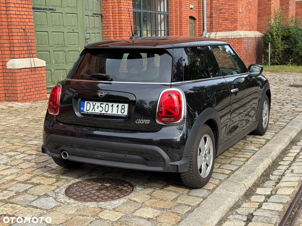 MINI Cooper Essential Trim - 12