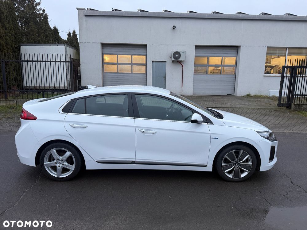 Hyundai IONIQ Hybrid Premium - 4