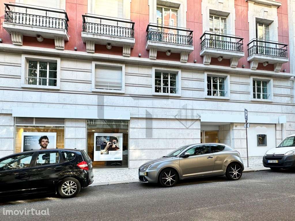 Loja para Arrendamento em plena Av. António Augusto Aguiar 23, junt... - Grande imagem: 3/20