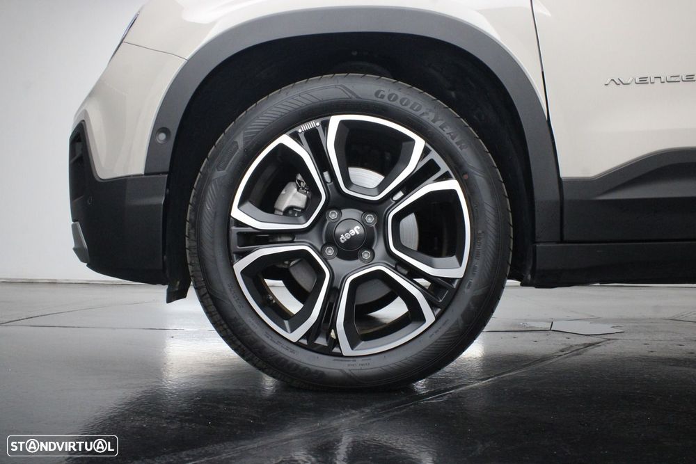 Jeep Avenger 54 kWh Summit - 28