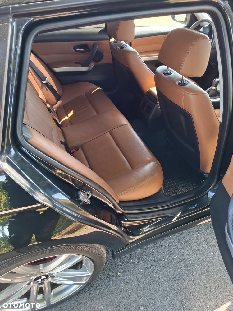 BMW Seria 3 320d xDrive - 9